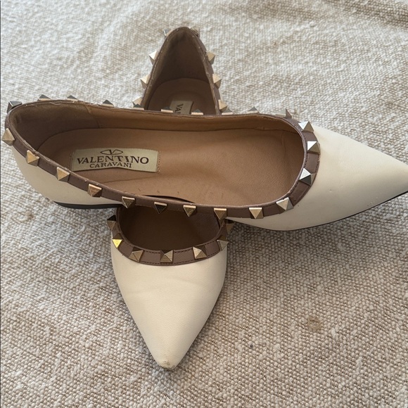 Valentino Women's Cream Rockstud Flats - Picture 4 of 11